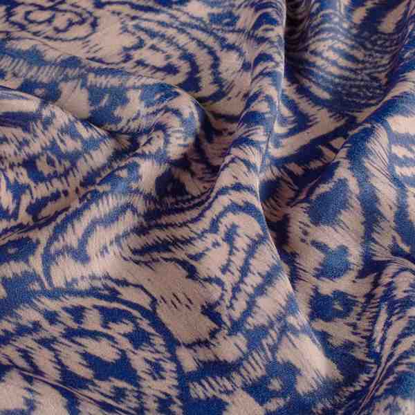 TISSU POLYESTER SATIN IMPRIMÉ BLEU INDIGO SUR NUDE