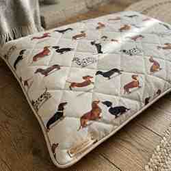 TISSU ASPECT LIN MOTIF CHIENS TECKELS