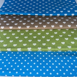 COUPON 70X50CM COEURS BLANCS FOND BLEU CIEL