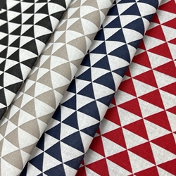 TISSU COTON IMPRIME TRIANGLES ROUGES