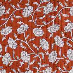 MATELASSÉ  MOTIFS FLORAUX TERRACOTTA PRUNE