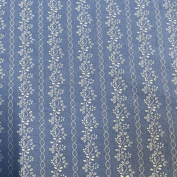 TISSU COTON GUIRLANDE DE FLEUR BRODEE